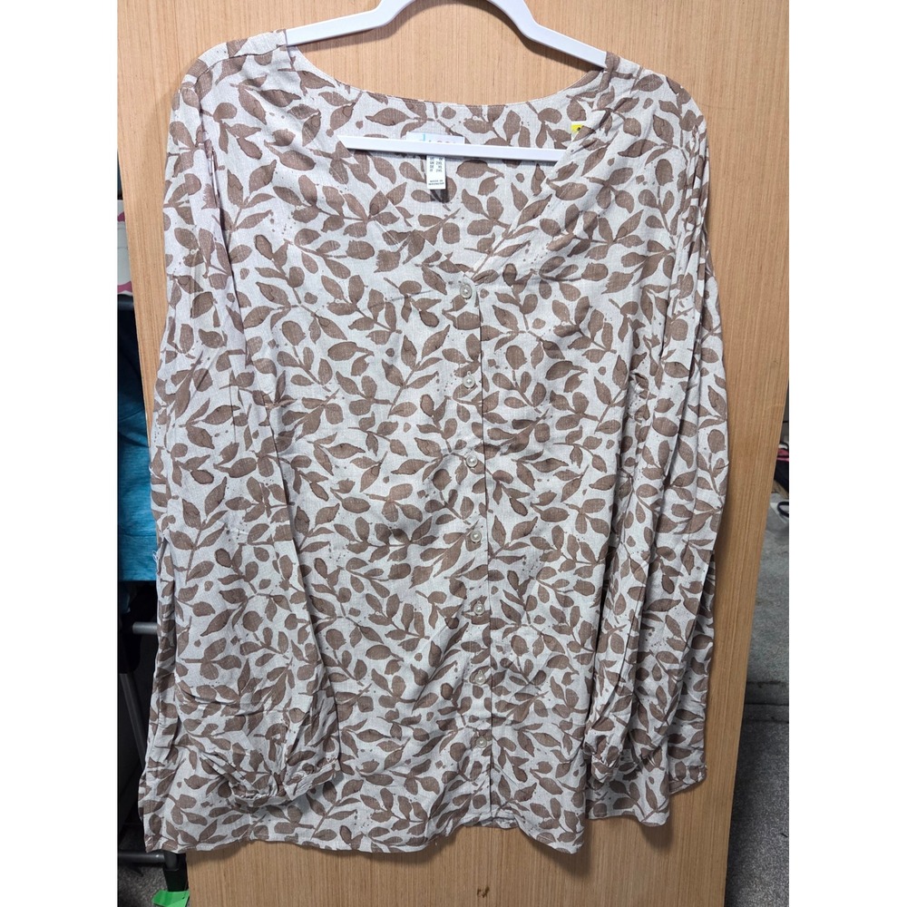 D &Co Size 1X Leaf Print Button Down Blouse Tunic Style Top Tan Beige Long Sleev